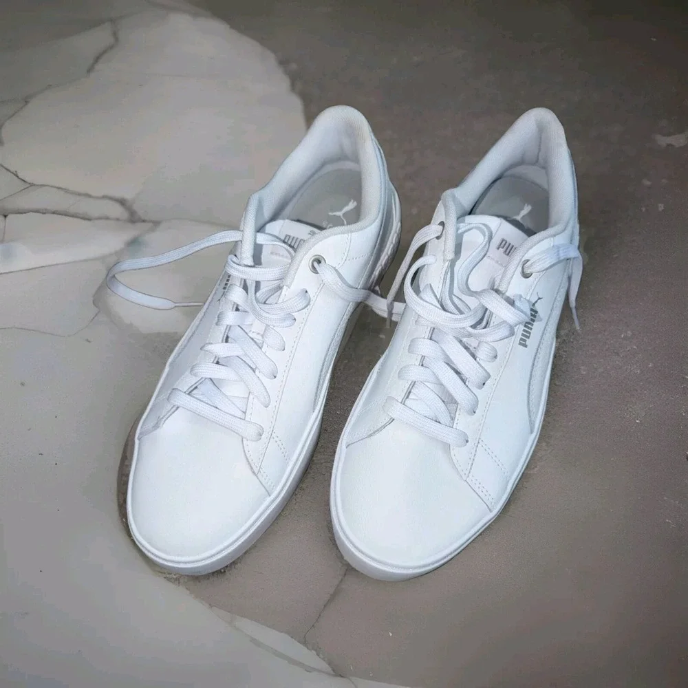 Size 11W - PUMA Smash Platform V2 Triple White W, Please Read Description.
